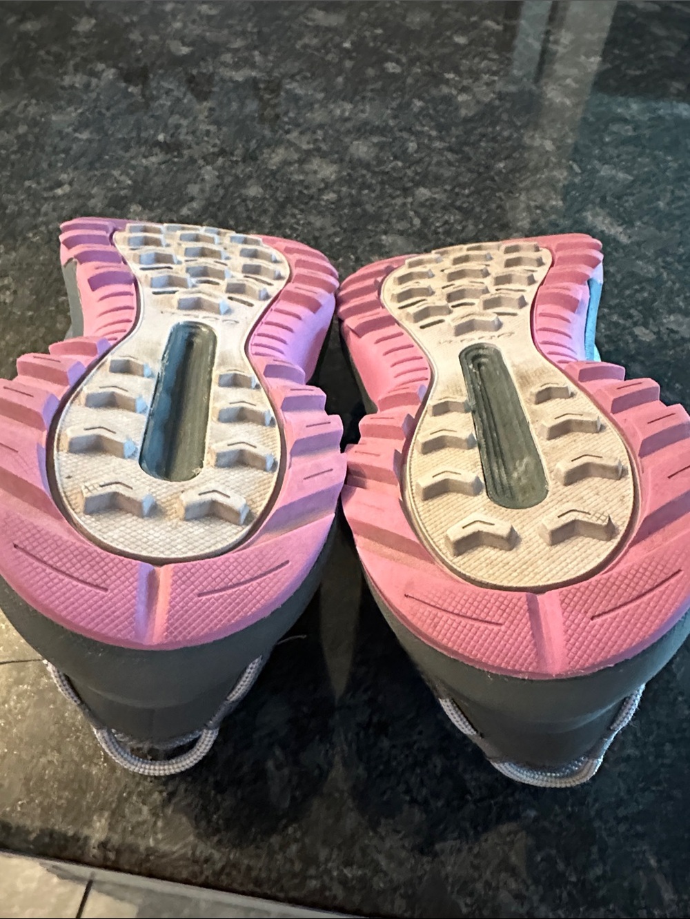 Saucony Women's Aura TR Trail Shoes - Gray with Pink Sole like new worn once - Picture 5 of 5